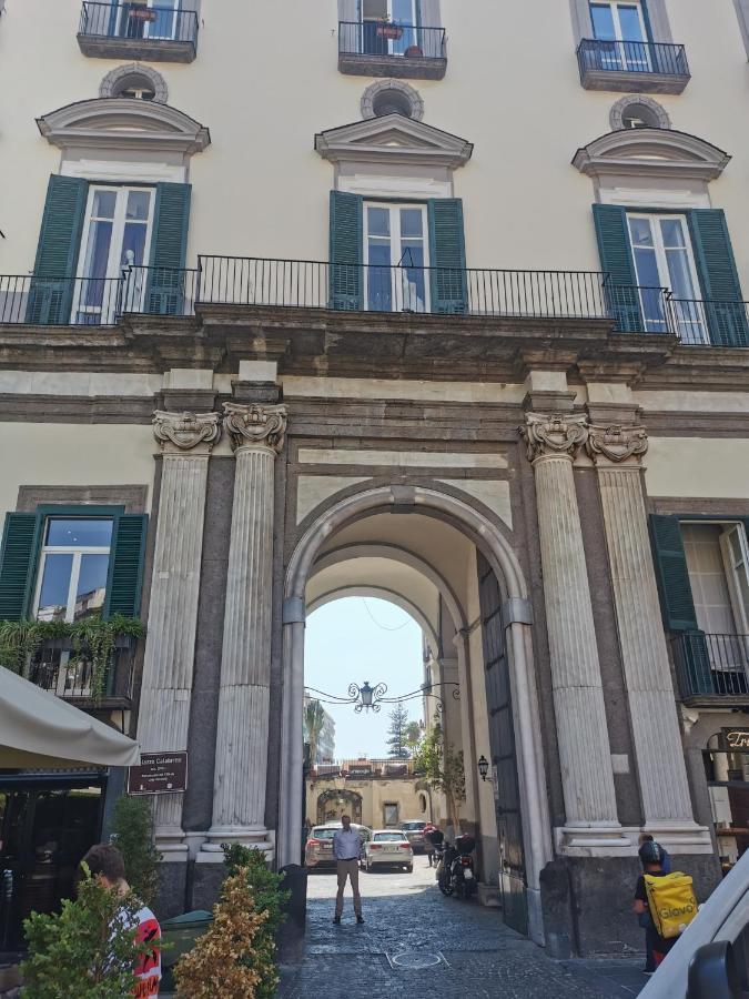 Апартаменты Napoli Centro Chiaia Экстерьер фото